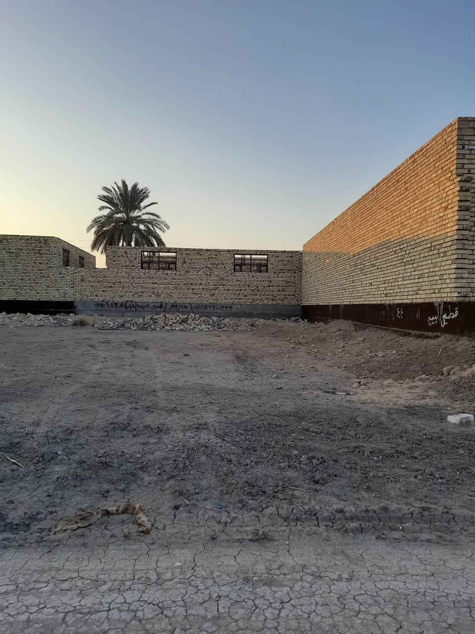 قطعة ارض للبيع بگاع علي فاضل مرحب 250 متر قريبة عالبزل الرئيسي، ماء وكهرباء ومولدة خدمات كاملة سند 25.
***********
