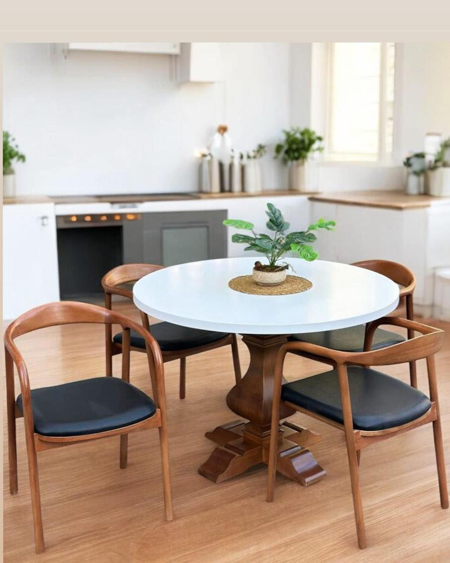 "النجارة هي لغة الخشب، والأثاث هو الكلمة التي تُروى 🏮
🛋️. نحن نتحدث بلغة الفن والجودة 👍
للاتصال : ***********
واتساب : *********** 
#نجارة_بغداد #أثاث_فاخر #اثاث_منزلي
