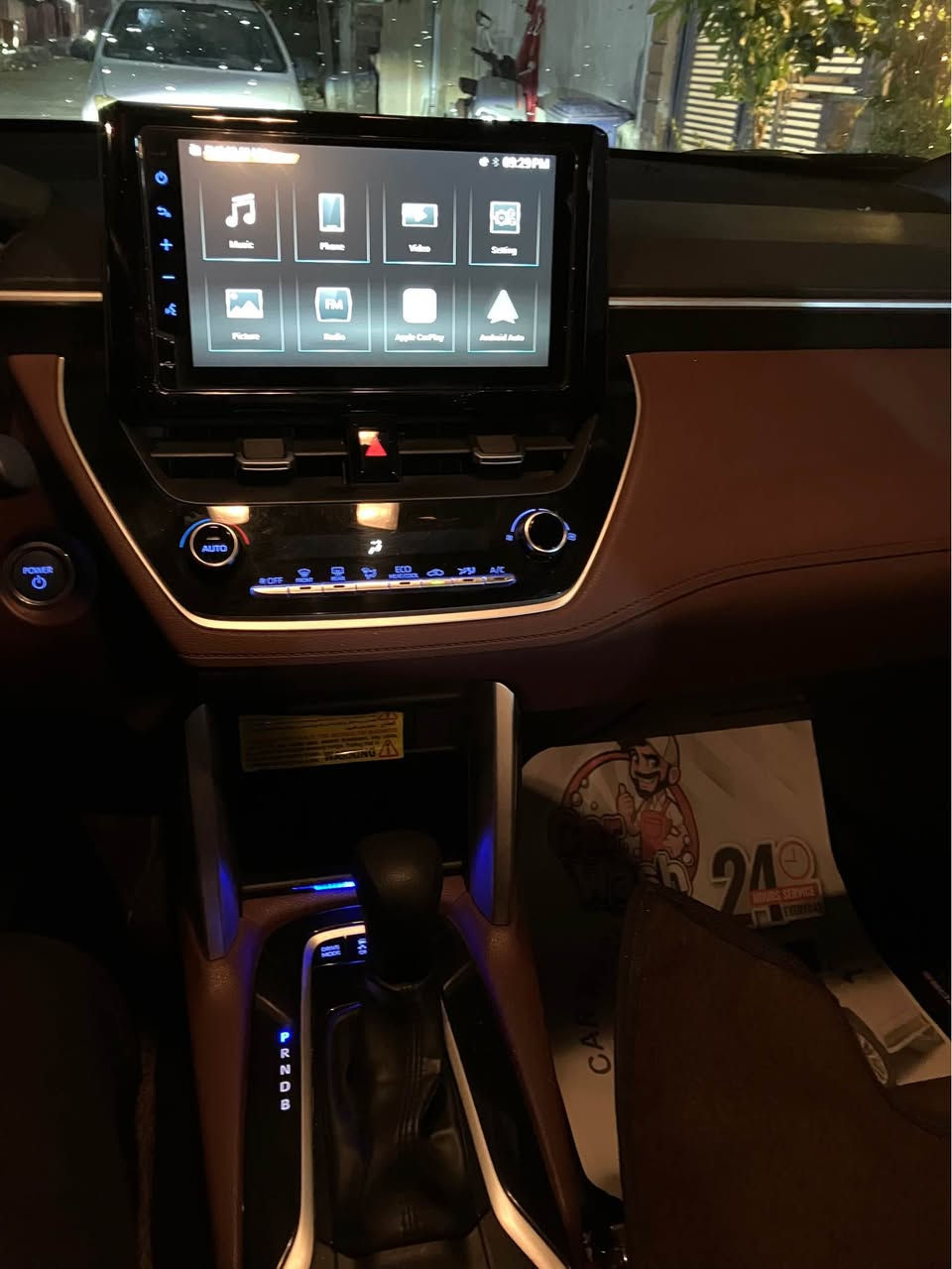 السلام عليكم،

للبيع تويوتا كورولا كروس (Corolla Cross) هايبرد.

🔴 المواصفات:

• الوارد: شركة SAS (وكالة).

• المحرك: هايبرد (اقتصادية جداً بالبنزين).

• العداد :27 كم فقط .

• اللون: أبيض صدفي.

• المواصفات الداخلية: شاشة، كاميرا، بصمة تشغيل، تحكم ستيرن، تبريد ثلج، داخل لونين مميز.

• حالة السيارة: السيارة نظيفة جداً وجاهزة 

💰 السعر:19,500$ (195ورقة) وبيها مجال بسيط للشراي.

📍 المكان: [اربيل ]

📞 للاستفسار: [***********] أربيل, العراق
