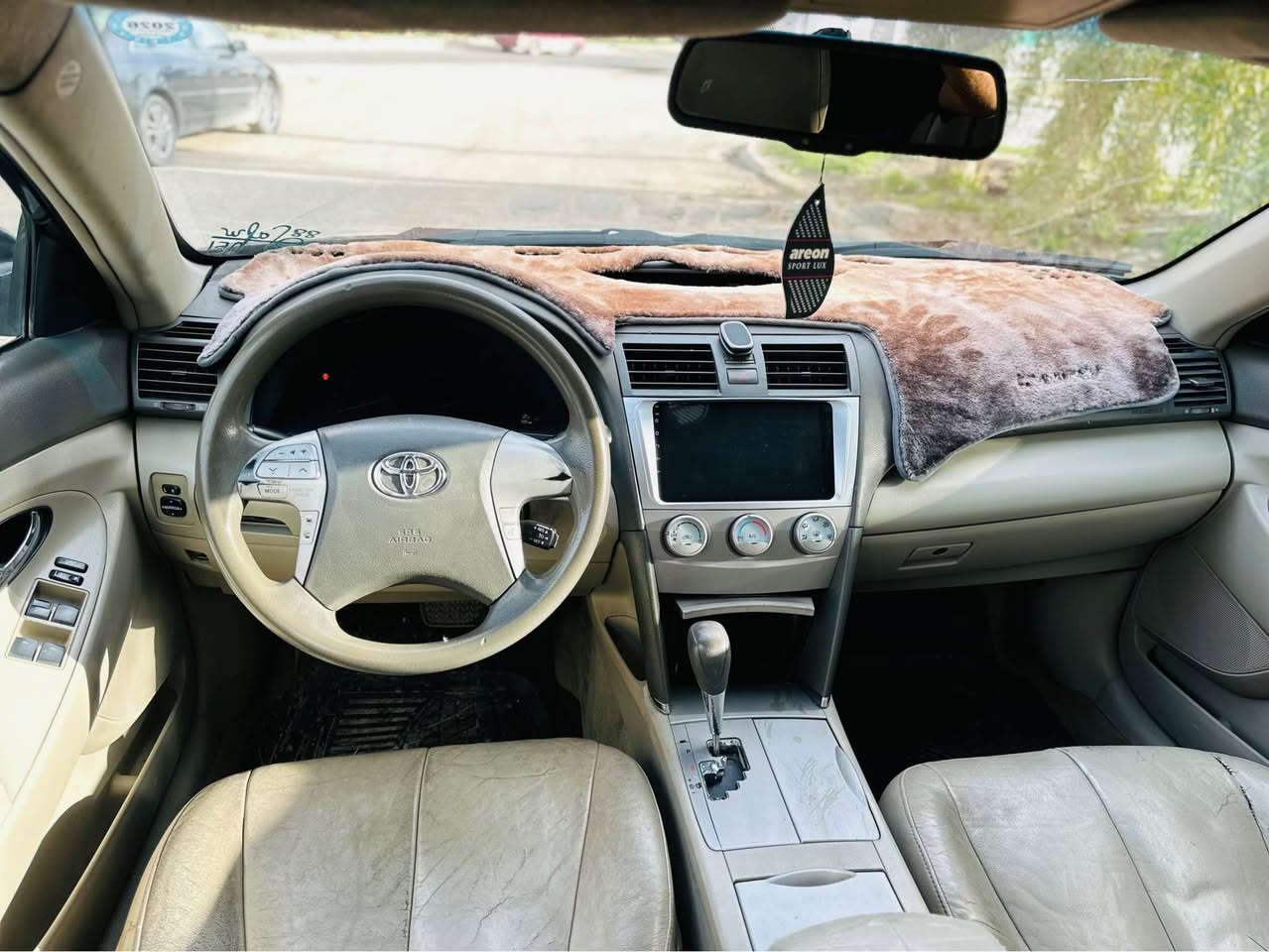 كامري     ،،،،،،،،  2011   ** XLE

                                                113   $              

      ***********   📞*** *********** 📞

موديل:٢٠١١ 
العداد: ١٩٠ كم  
مواصفات : امريكي  XLE 
-كوشن جلد + كهربائي 
-تبريد لمس
-سويج كونترول 
-بلاجيكتور
-مرايات كهربائية
-8  ايرباك
-محرك ٢،٥ 
-اربع سلندر
-تدفئة + تبريد 
ع سلف
- شاشه
-كاميرا
-خمس ويل كب 
-حساسات 
خلفي
-٢ سويج شريكة 
-
-سيارة :  
-فقط هلال خلفي 
صبغ 
* بدون دعم  
* بدون بارد 
* بدون دواخل 
_* بدون اي شي 
شرط 
-كير محرك: مامفتوح شرط
لوك
-دهن كير محرك 
جديد
باتري جديد
كهربائية ع شريكة
-رقم سليمانية
-هززه وبراد 
كله جديد
سنويه جديد 
لحد ٢٠٢٨
-كابون بانزين 
-سياره لوك 

سعر :   ١١٣    
مكان : قرهنجير 

رقم :
***********      📞              واتساب  *********** كركوك, العراق
