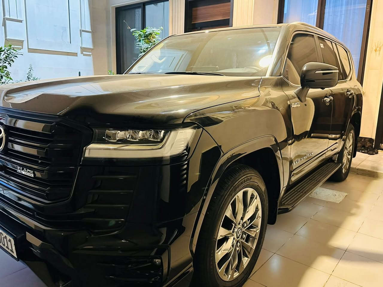 اللهم الصلاة على محمد وآل محمد 
لاندكروز في اكس بلاك لمتدد ام لحايه   موديلها ٢٠٢٤.       مغلفه PPF ضمان 10 سنوات ماشيه 11 الف سياره بعده على وظع الشركه
* رقم بغداد (مميز)
* محرك 6 سلند (4000) 
* ) دعاميات كت (لحاية) 
* سايد بريك اوتو * بصمة تشغيل* بصمات ابواب *
* ⁠تطبيق 3 شاشات 
* ⁠شاشة كبيرة اصلية (نفكيتر)* ⁠شاشات خلفية عدد (2) 
* 5 كامرات (360 درجة) محيطيه * فتحة سقف (سلايت) *
كراسي كهرباء * ⁠كراسي تبريد 
* ⁠دفع رباعي (4 * 4)* ثلاجة وسطية * جنطة كهرباء 
* ⁠تبريد شاشة * ⁠تحكم ستيرن  * ⁠داخل صاج * تشغيل عن بعد * ⁠شاحن واير ليس
* داخل جلد بيجي * ⁠حساس امامي خلفي  * ⁠مري طي كهرباء وبيه بعد مواصفات هواي * ⁠ *  *  * 
  لمتد(في اكس لمتد بلاك) 
***********
مكاني بغداد ورقم بغداد.
