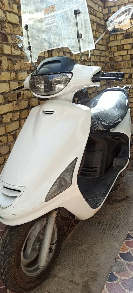 السلام عليكم .. فراشة نظيفة جدأ حاوية .. السعر 700 قفل .. *********** .. العنوان الديوانية المركز
