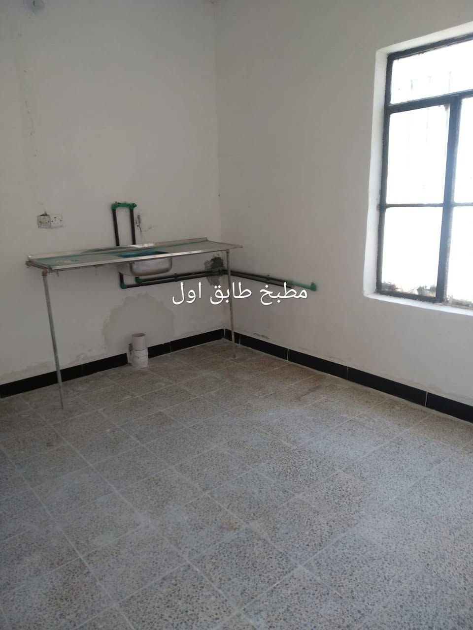 بيت ايجار بيحي الزهراء خلف مدرسة عشتار مقابل صوب الحمدان 250أايجارة طابق ثاني رقم الهاتف ***********..اني مكلف بالنشر اتصال على صاحب الدار

