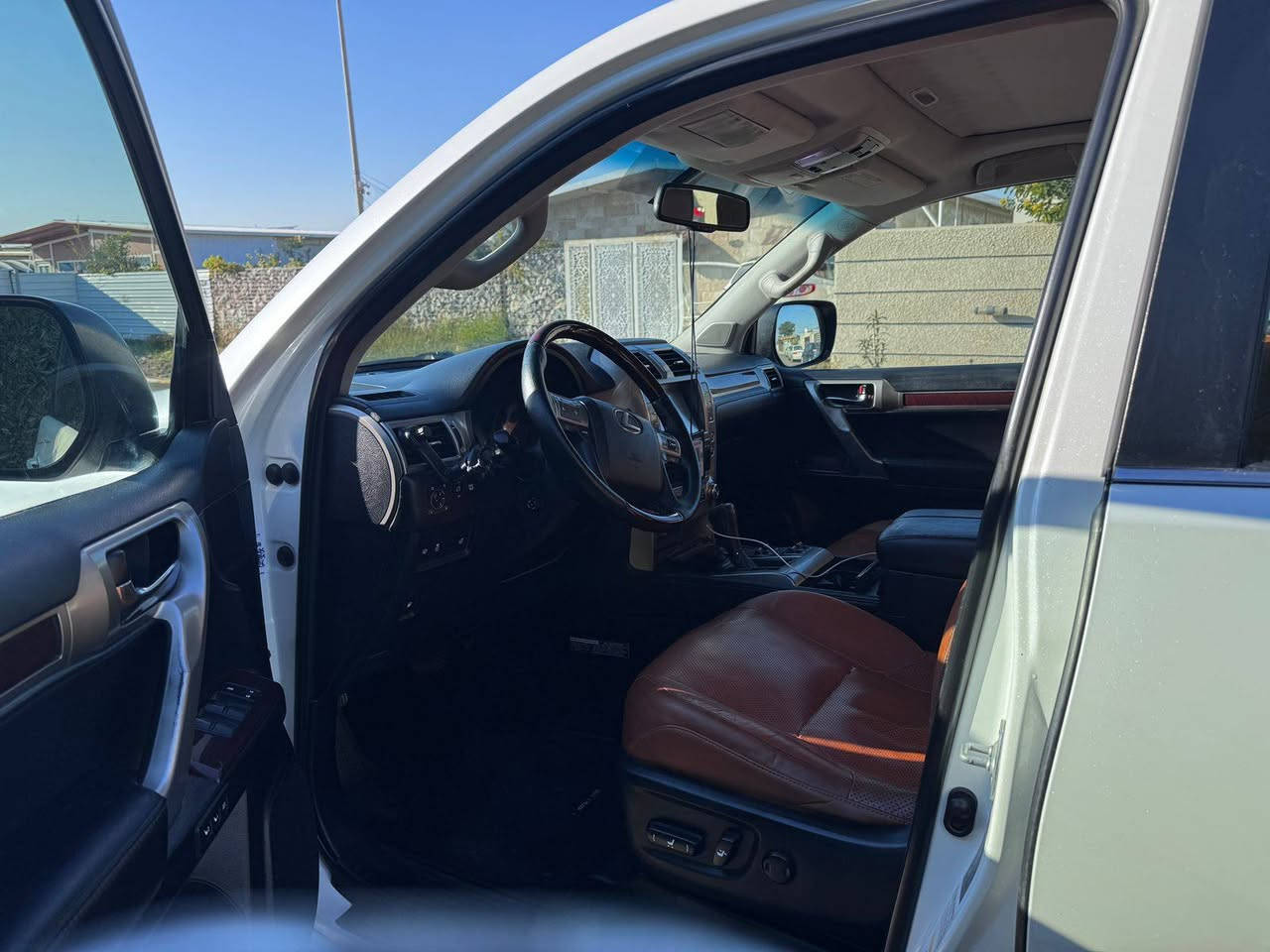 السلام عليكم اخوان
للبيع لكزز GX460 V8 موديل 2014

وارد : خليجي رقم بغداد

عداد : 148,500 KM

محرك و كير  وكهربائيات مكفول.

السيارة مكفولة من الصبغ والضربة فقط دعاميات مصبوغة

المواصفات : 

سياره داخل جوزي واسود 

جكات تصعد وتنزل السياره 

مري قلاب مع البك R

شاشات عدد 3 

رادار امامي + جانبي 

كشنات حار  +بارد + ثنين كراسي كهرباء الامامي + مقاعد الصف الثالث طوي كهرباء

كشن سايق خزن مموري 

اربع كامرات 360 درجه 

ستيرن كهرباء خزن + ستيرن تدفئ 

تشغيل عن بعد 

فتحه بل سقف بصمات عدد 2 

اعلى موصفات بال لكزز فول للاخير 1/1 

مكاني بغداد 

مكلف بالنشر ... صاحب السيارة تفاصيله اسفل 

Mohammed Ahmed Alzaidy 

رقم التلفون *********** 

سعر 35.000$ وبي مجال
