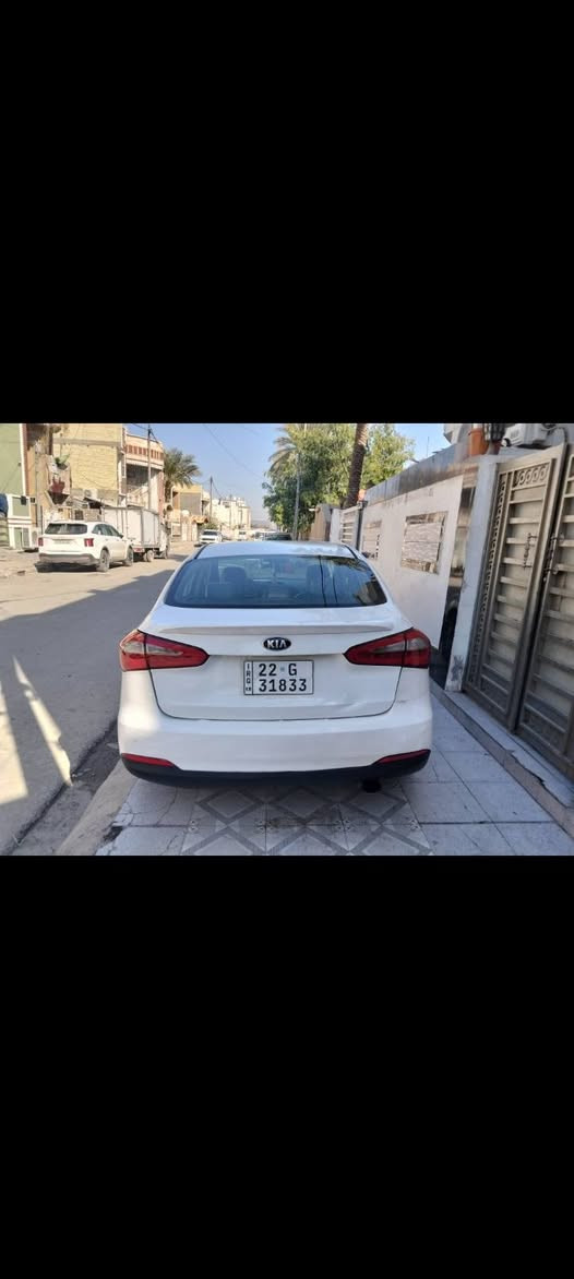 السلام عليكم سيراتو 14 خليجي بسمي فول مواصفات  بيها صبغات احسبها حزام مراوس بماليبو عنوان بغداد ***********
