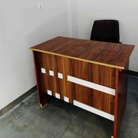 للبيع كرسي أبو الجك مع ميز حسابات كلش نظيفات السعر اثنينهم ب75 ألف الع...