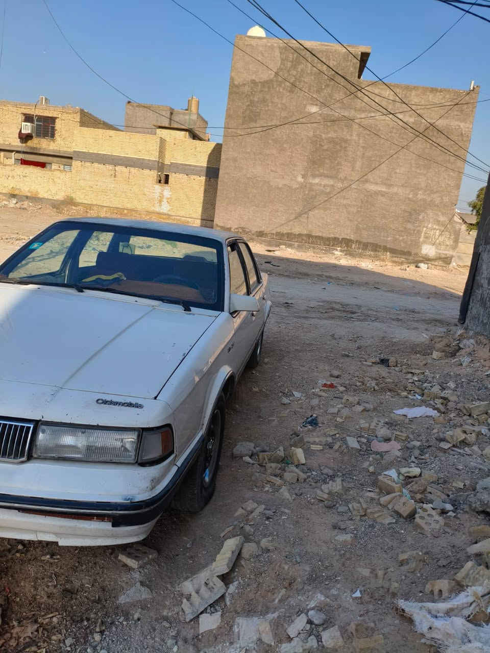 السلام عليكم اولدز للبيع موديل 90 رقم بغداد انكليزي باسمي  سنويه  2030 كير ومكينه وتبريد مكفول بلاديه بيها مكينه مال لومينا حجم المكينة 304 السعر 38 وبيها مجال قليل مكاني بغداد الزعفرانية ***********
