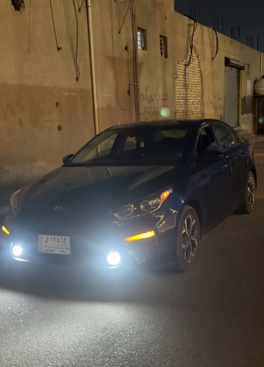 جوه السوك فورتي موديل 2021 السياره نص مواصفات حادثها جاملغ خلفي وشويه من الجنطه والبنيد مبدل بلادي وبنيدها القديم موجود وبيها زلغه بين بابين جهت الصدر المكينه تبديل قطع مفتوحه والكير AT السعر 120 قفل لاتعبك ولاتعبني ***********
