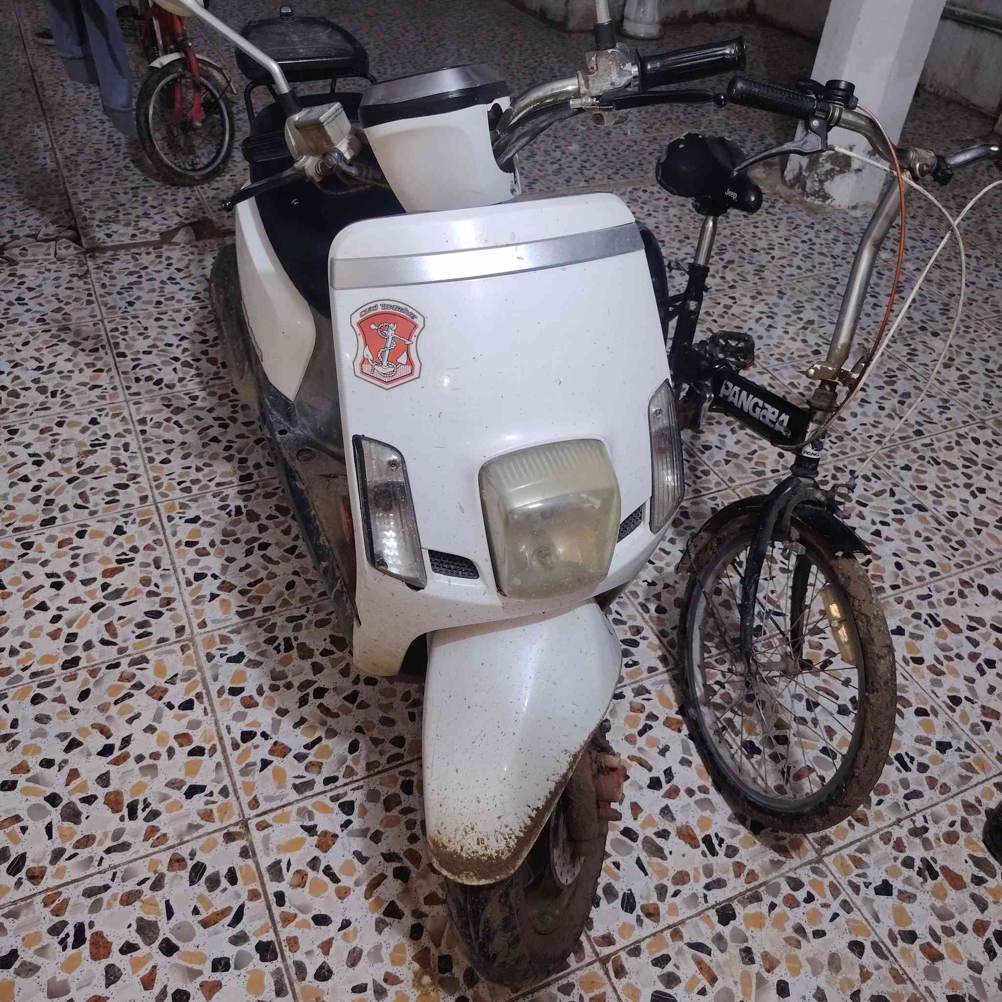 للبيع *********** ٧٥٠ وبيها مجال
