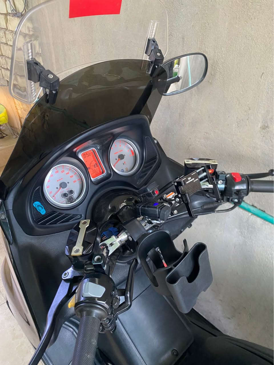 تيماكس 2008  نوزل
دراجة مكفوله كفاله عامه 
نضافة 100/100  عله وضع المزاد
بيها شغلات تزويد بلادي من اليابان
٣ سويجات  ماشية ٣٤ حقيقي 

العنوان بغداد محمودية 
*********** بغداد, العراق
