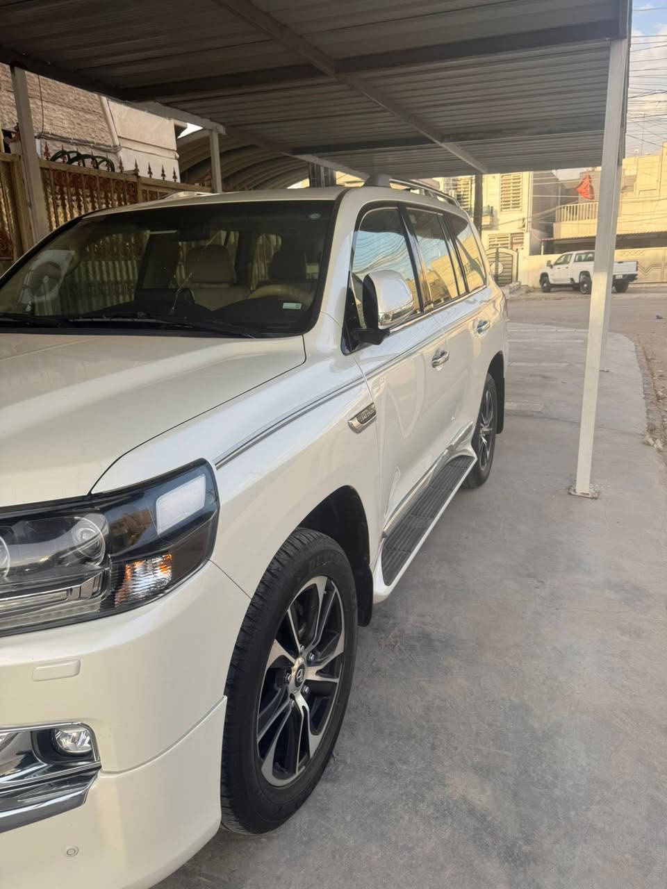 ماشية 70000 الف
فول مواصفات 
شركة ساز 
محرك 6 اسلندر 
السيارة بلة حادث 
السعر 55000$ 
رقم بغداد
مديل 21
للتواصل ***********
