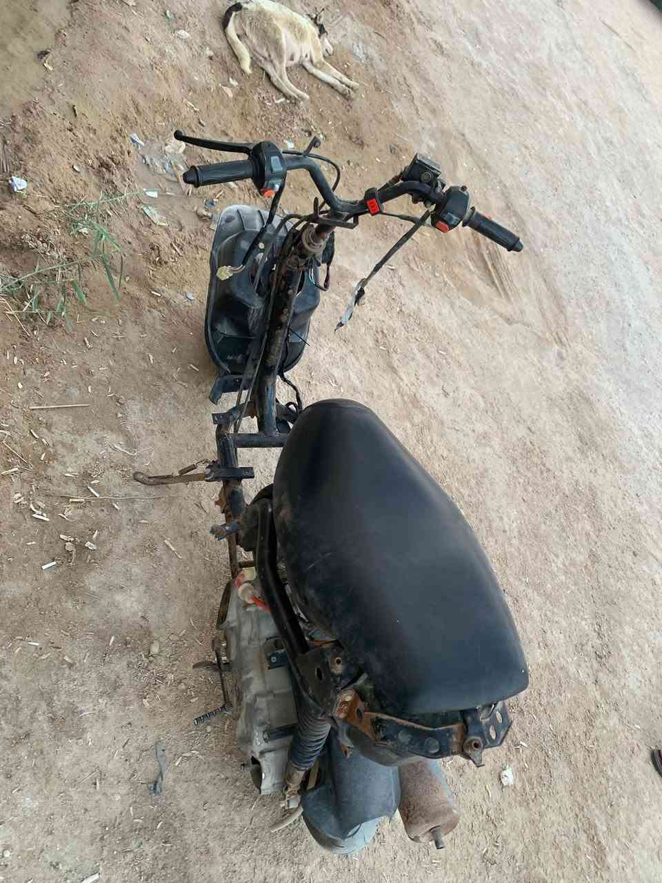 دراجه ماكس عدله تشتقل وتمشي سريعه بس مكينه كايمه وكفرتها موجوده تصال.    ***********
