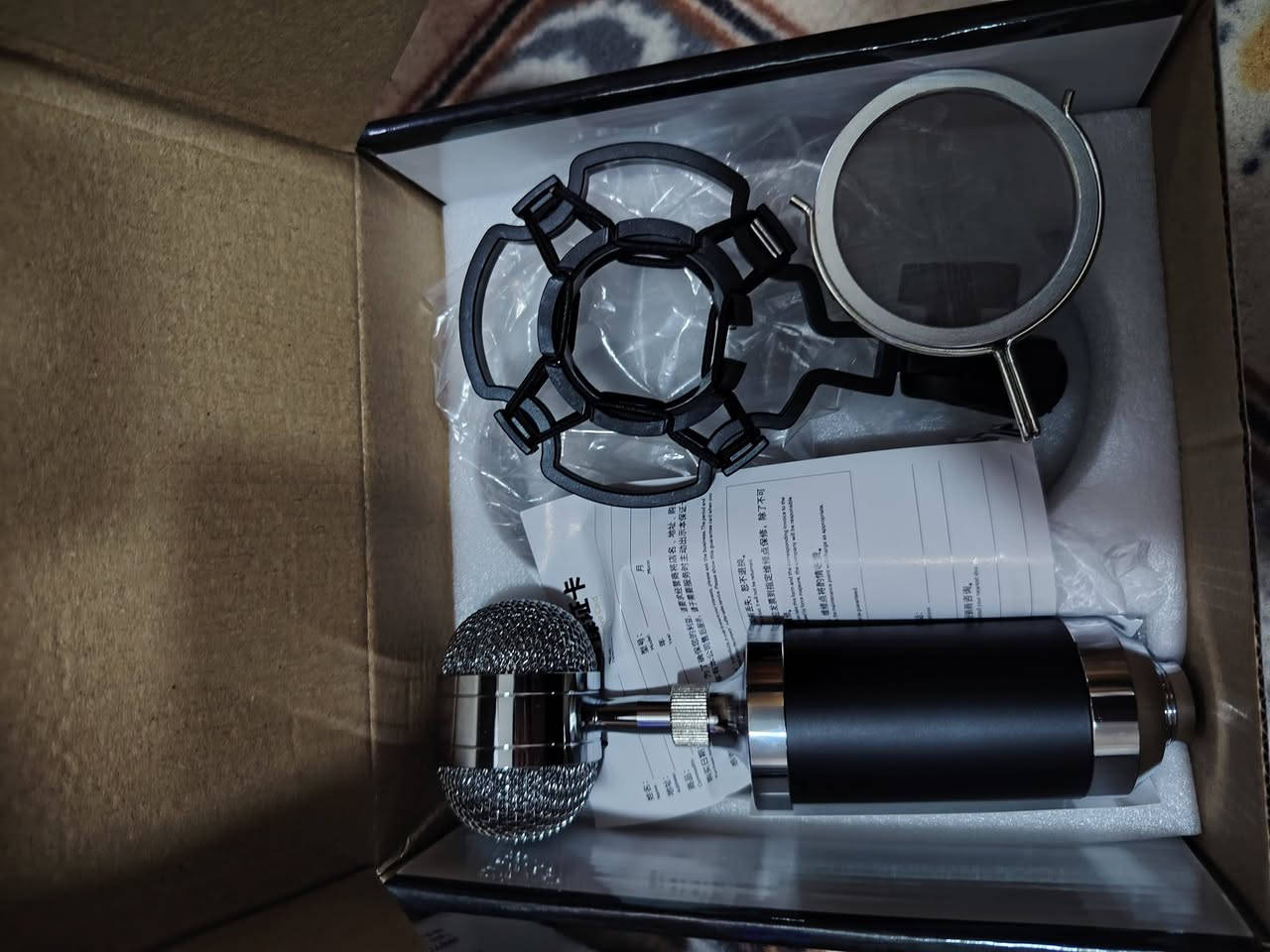 مايكات بهذا الشكل ٣ قطع
فقط المايك والحامل مالته


**إذا كنت صاحب هذا الإعلان وتريد حذفه لأي سبب، رجاءا أرسل رسالة إلى الدعم الفني**