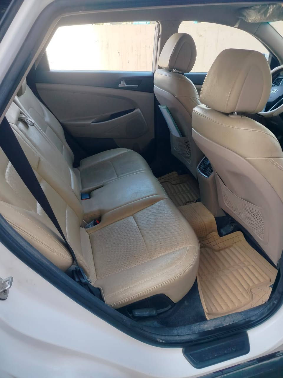 توكسان 2016 خليجي 
محرك 2000
مكفولة كفالة عامة 
ماشية 79000فقط
جاهزة من كل النواحي 
كير ومحرك وتبريد 
 وحدادية وتخم تاير 
بيهة بارد اصبعين فقط 
كما موضح بالصورة 
السعر المطلوب 
166$
غير متوفر على الفيس 
الشراي يتصل ويدلل 
***********
غير موجود على الفيس
