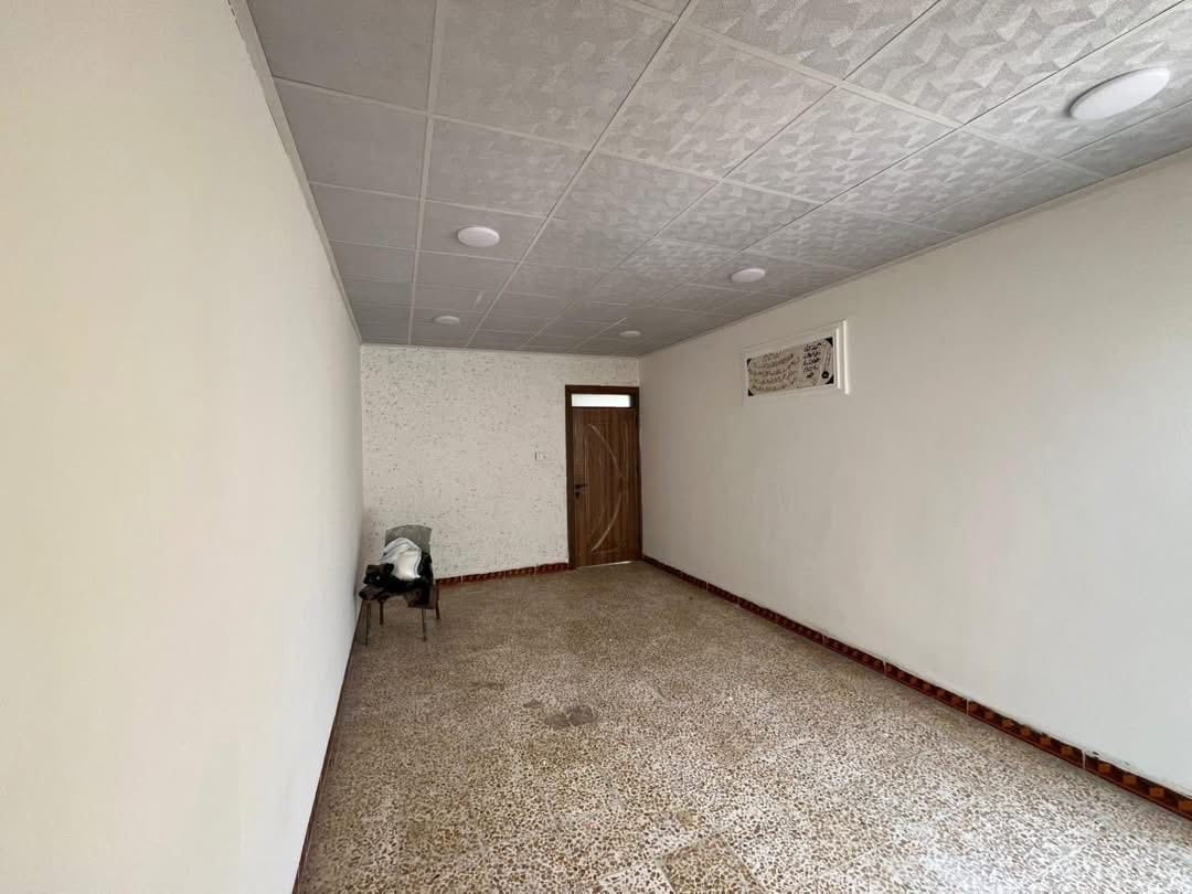 🏡 دار للبيع –لدى مكتب التطوير  

📍 الموقع: حي الميثاق 
📍المربع الذهبي قرب جامع البر الرحيم
📐 المساحة: 127متر (واجهة .6.250م × عمق 20م)
❗️بناء الدار 2017 
مواصفات الدار:

🔹 طابق ونص
 • الطابق الأول: غرف + هول + استقبال + صحيات داخلية وخارجية
 • الطابق الثاني:  غرف نوم + هول + وسطح ناصي
📑 الملكية: سند طابو الزهور
تحويل مباشر من الشرعي🫆🔁

للاستفسار اكثر مراجعة مكتب التطوير للعقار سايدين الميثاق مقابل مطعم رائدر بدر وقرب جامع لا إله إلا الله 
اوالاتصال على الارقام التالية🔸
*********** واتس + فايبر
‏*********** واتس + فايبر 
*********** واتس + فايبر
 ***********  واتس + فايبر
#عقارات #الموصل  #مكتب  #التطوير #العراق #دار #سكني  #تجاري #الميثاق #اكسبلور #بيع #شراء #ايجار
