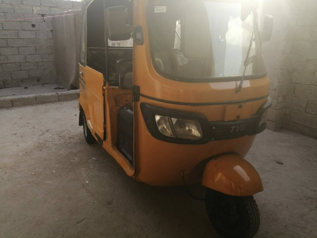 ٢١ رقم وسنويه انكليزي بغداد شرط التحويل مكينه مكفوله كهربايات مكفوله تحويل مكفول تكتك صبغ عام  السعر ب٦ وبيهاء مجال العنوان البياع ***********
