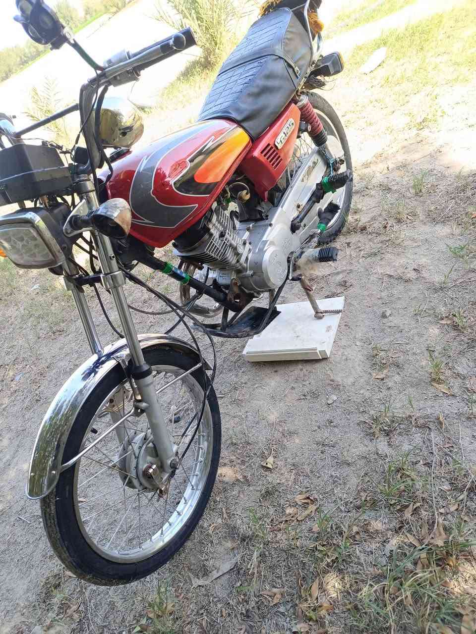 دراجة ايراني للبيع مكاني سفوان ادوات ادوات ادوات السعر 525 وبيها مجال بسيط كلش دراجة احله من صوره شرط للتواصل 
‏‪***********‬‏
