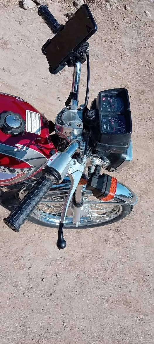 نامه موديل ٢٥ بعدهي بجيس محرك مامدوده عليه سبانه الدراجه اوراق مابيها اي نقص لو شعره
العنوان طويريج السعر ٦٥٠ وبيها مجال الرقم ***********
