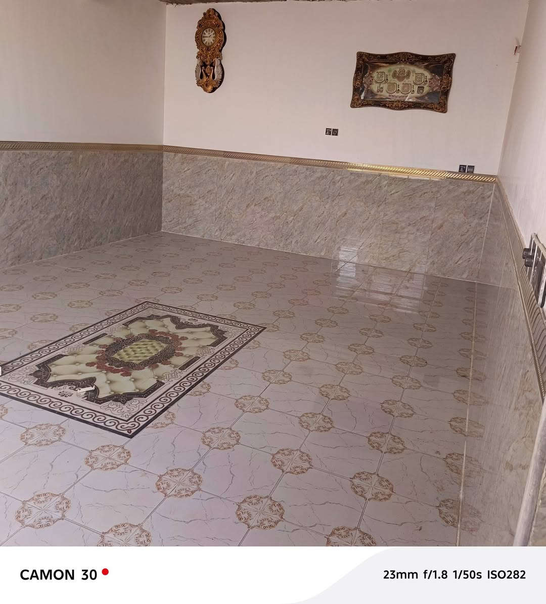 بيت للبيع🏫 مساحته /250 /متر اساس صب وسكف صب سند /25/كافه الخدماات مأء💧 وكهربأء☄️ ومدراس🏩 العنوان 📢النجف شارع المطحنه مقأبل قريه الغدير الاستفسار🛍️ على الرقم☎️ ***********📱***********🫶🏻

