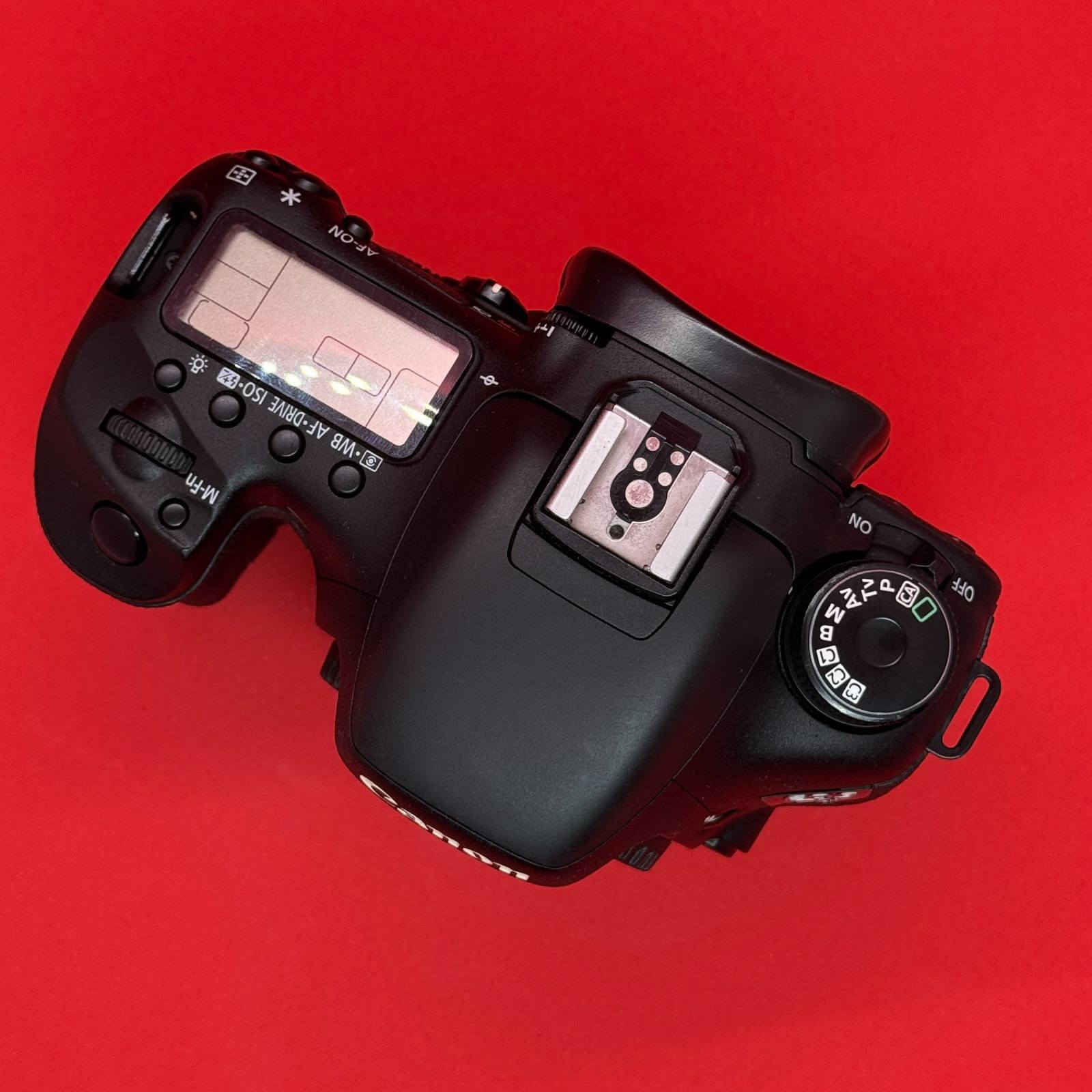 ​📸 للبيع: Canon 7D (Body)
فرصة نادرة.. شاتر 4k فقط! 🔥
​الحالة: ممتازة (بدون عدسة).
​الشاتر: 4,000 صورة (استعمال خفيف جداً).
​المشتملات الكاملة: (شاحن - بطارية - حزام - وصلة - شنطة).
​هدية مجانية: ميموري 64G 🎁.

​#Canon #Photography #DSLR #Camera #UsedCamera #PhotographyGear #Sale #PhotographyMarket #تصوير #كاميرات #كانون #كاميرات_مستعمله #للبيع #معدات_تصوير #كاميرا_للبيع #سوق_المستعمل #فوتوغرافية #هواة_التصوير


**إذا كنت صاحب هذا الإعلان وتريد حذفه لأي سبب، رجاءا أرسل رسالة إلى الدعم الفني**