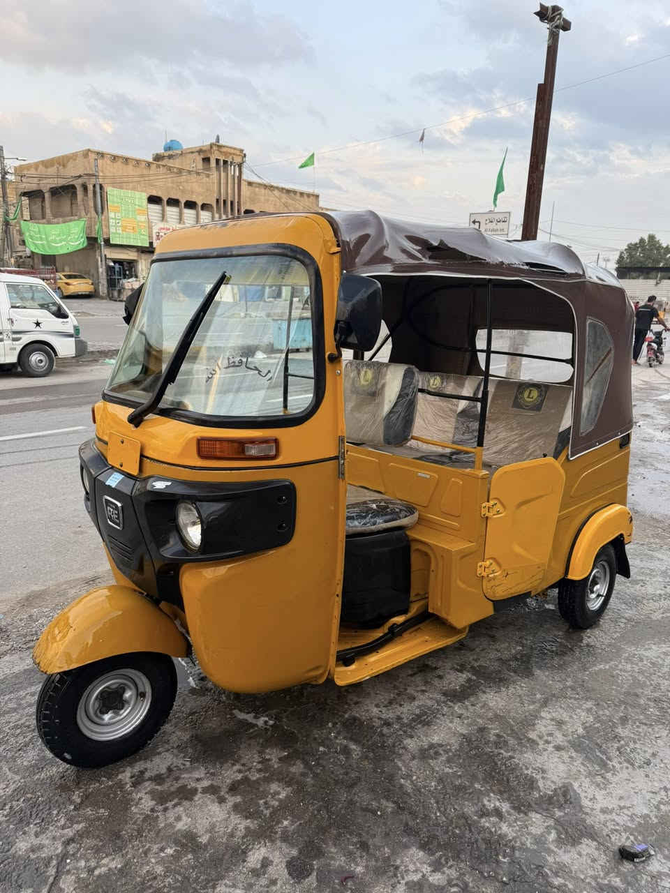 تكتك موديل 2021 للبيع بيها بكن بس سعرها 72000وبيها مجال  ***********
