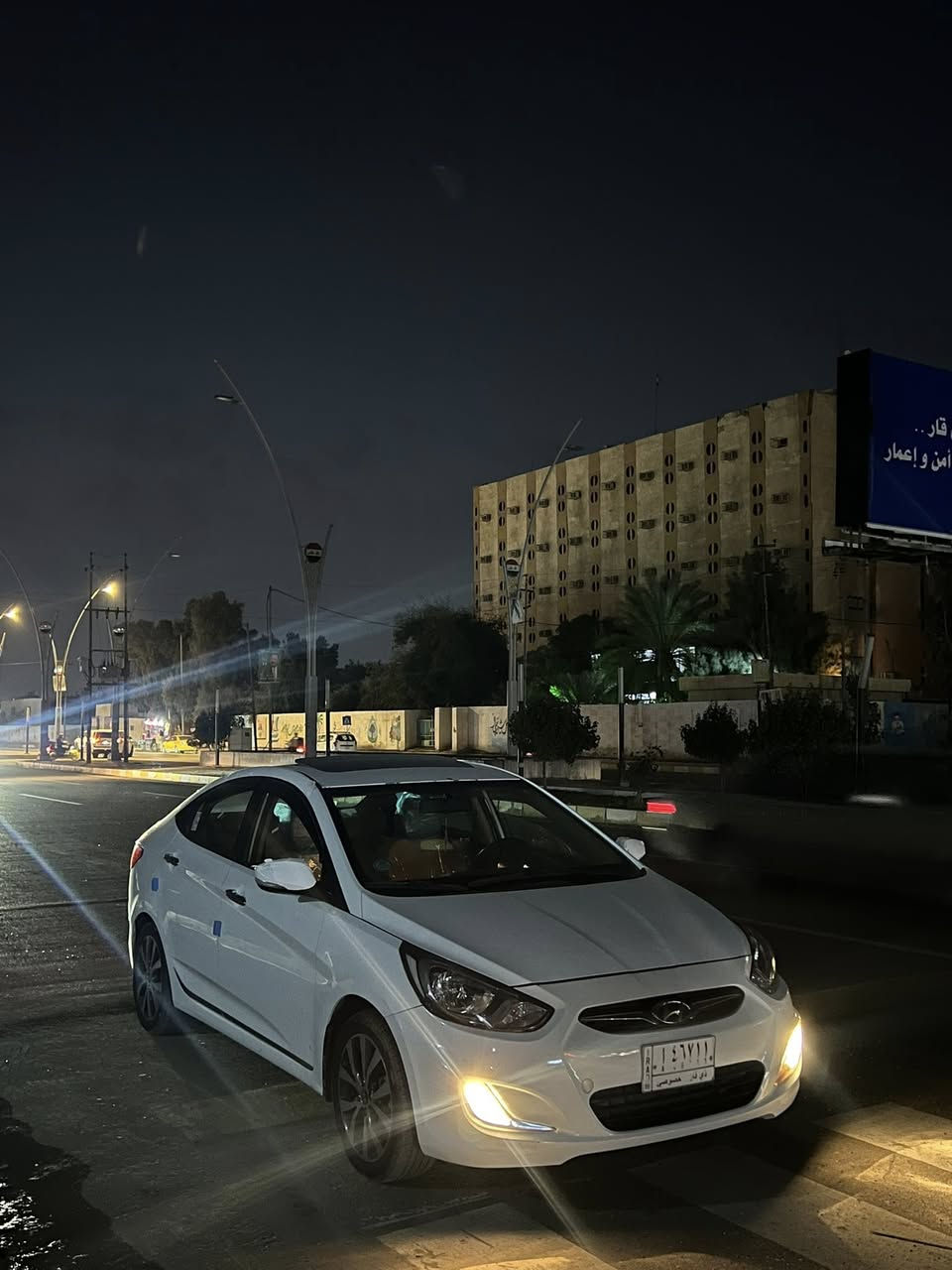 السلام عليكم
اكسنت 2015 خليجي السيارة  مكينة 1600 مامفتوح شرط

فول موصفات شاشة تحكمات ستيرن  فتحة سلايت 

ماشية 150 الف حقيقي تبريدها ثلج وتايرات جديدة

رقم ذي قار تحويل ثاني يوم 

سعرها 100 وبيها شي بسيط 

*********** مكانها بل ناصرية مركز
