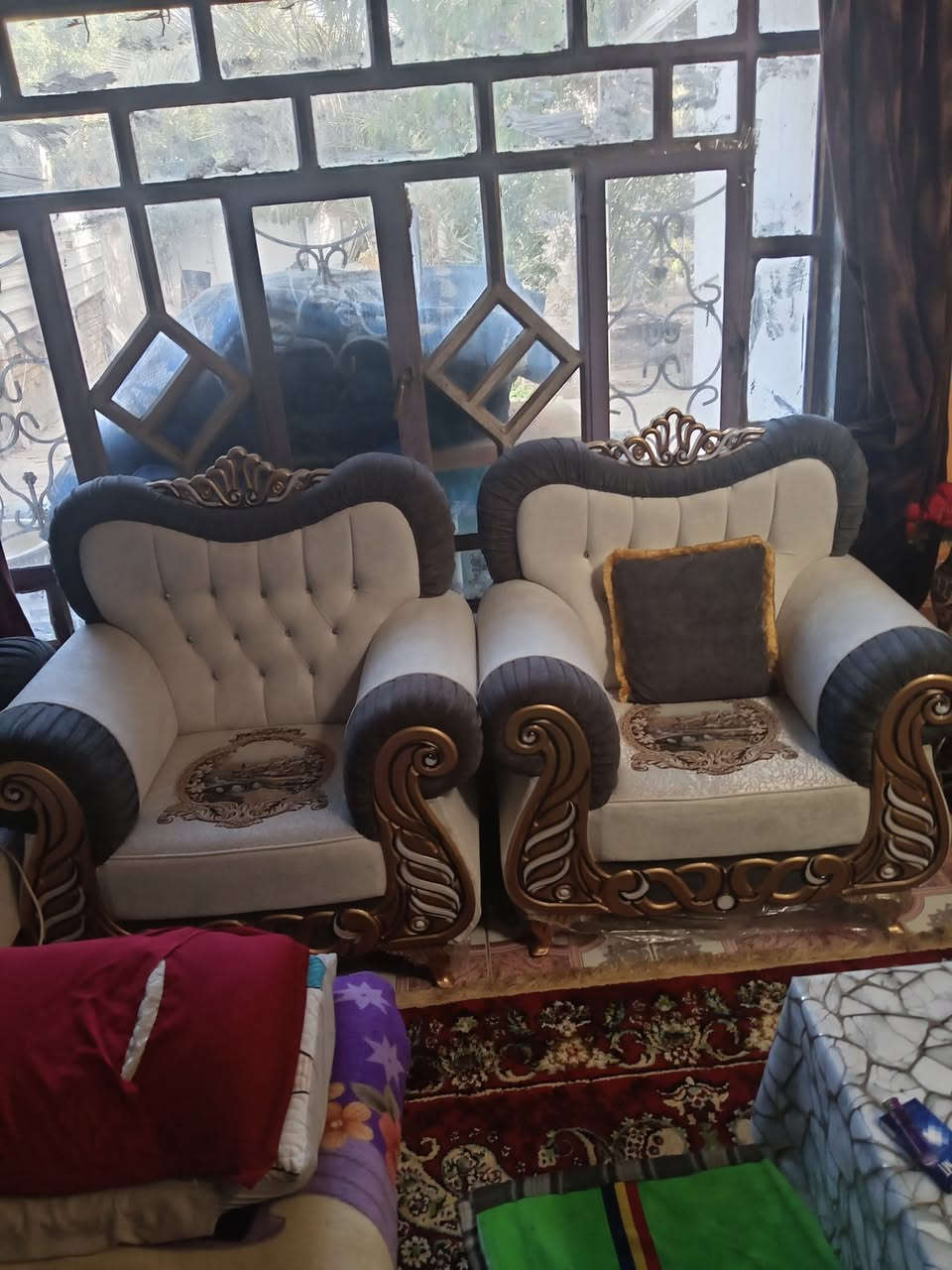 لبيع التخم خمس مقاعد ***********
