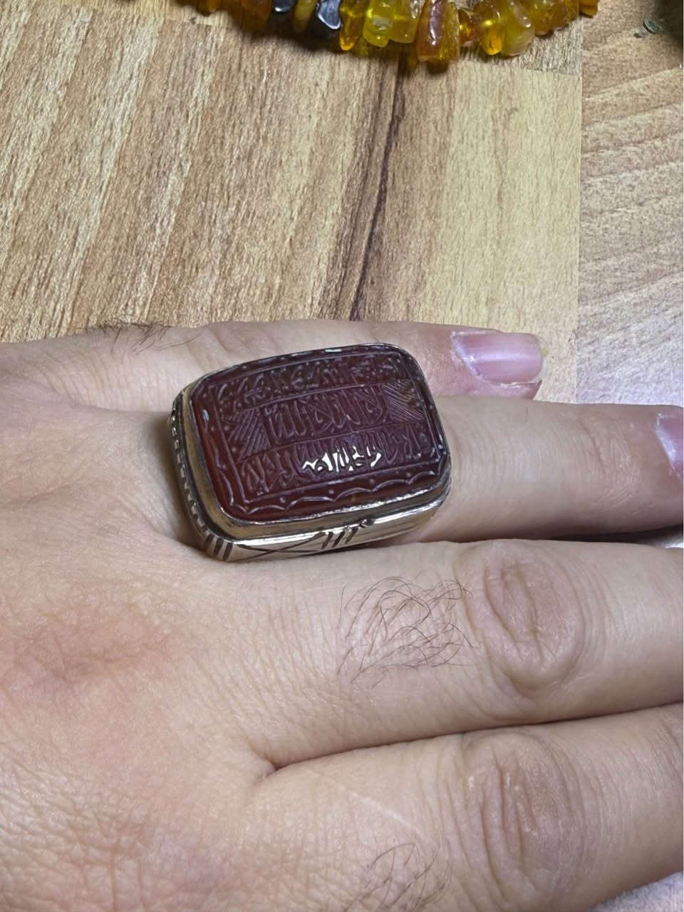 عقيق يماني كرزي صياغه ثقيله مخطوط سوره التوحيد قطعه حلوه ماشالله للحجز واتساب *********** بغداد, العراق
