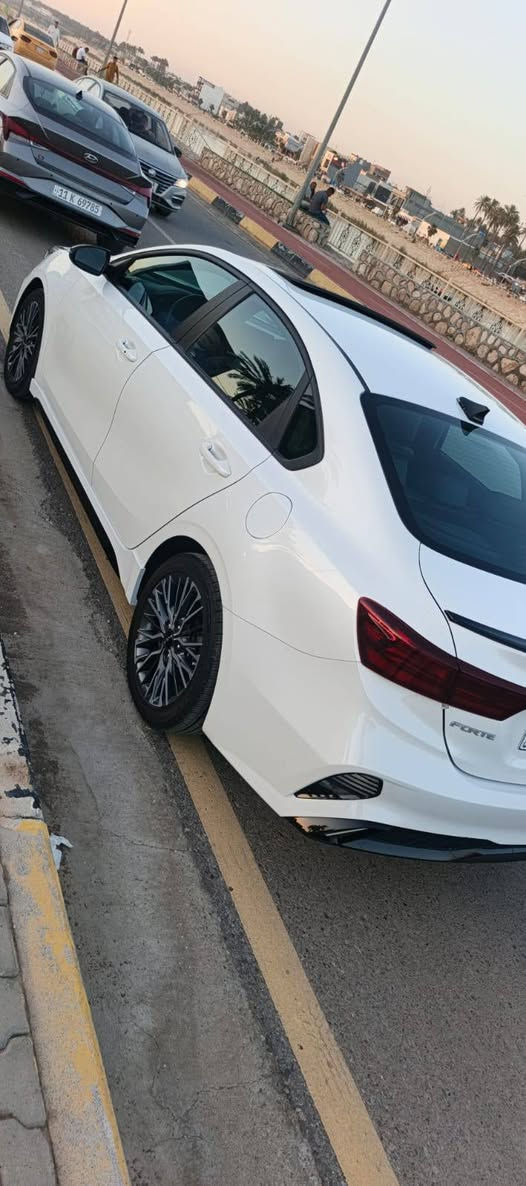 للبيع((مواصفات --جيتي لاين))
كيا فورتي موديل 24وأرد أمريكي 

رقم بغداد الجديد بأسمي

لون أبيض 

ماشية ٤٨ قابل للزيادة اجت من أمريكا ٤٦ ميل

🔴 بصمه تشغيل بصمه أبواب /تشغيل عن بعد 

🛑محرك 2000 دوش 

🔴 مانع انزلاق

🛑لدات أمامية نهاري

🛑 حساسات خلفية وأمامية

🛑أتو هولد

🛑 فتحة سقف

🛑شاشه كبيره تدعم كاربلي/خرائط Gps

🛑كامره خلفيه / كروز مثبت سرعه

🛑شاشة ضبط واعطال بل دشبول

🛑منافذ USP/ 12V /Tip

🛑حساس اطارات / 4 دسك/ Abs

السيارة مكفولة ماعدا  البنيد مصبوغ أثر الحادث بدون إرباك بحالة الزيرو)) دخول قبل شهرين باسمي حره مرقم بغداد انكليزي معروفة الجيتي لاين رادرات أمامي وخلفي وهواي مواصفات 

للاستفسار الاتصال(*********** خلف مرور الحسينية المكان    ب ١٠ دقائق مكاني
