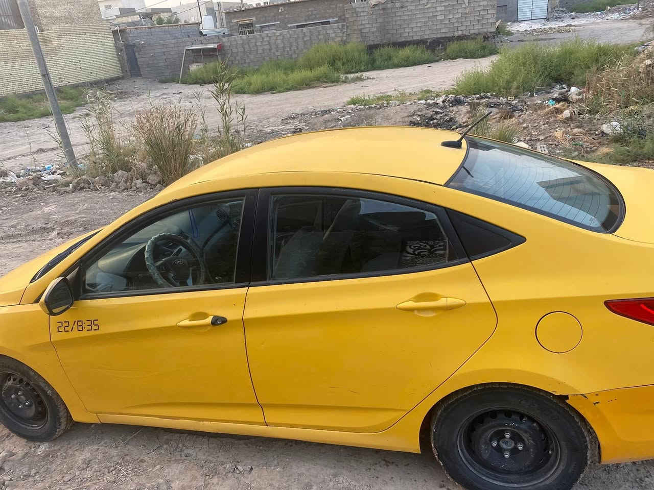 البيع اكسنت موديل ١٣ السياره ليبل واحد من عده البنيد مكينه ١٦٠٠ ابلاد كير السعر ٧٥ وبيه مجال قليل حك الجيه مكان بغداد ***********
