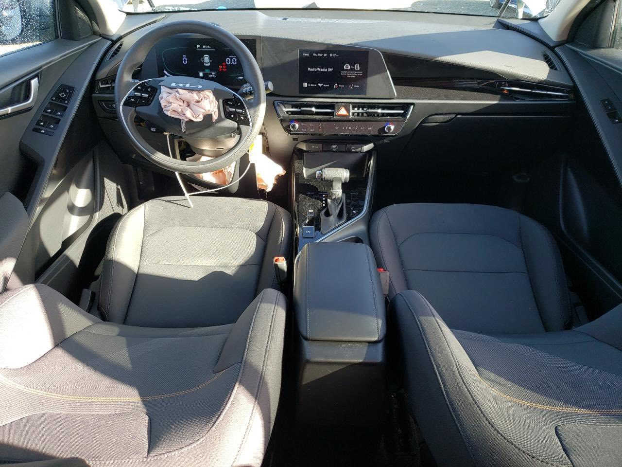 كيا  نيرو هايبرد 23  ضرر بس دعاميه السونار موجود من ضمن الصور رقم ديالى السياره جاهزه كلش حلوه وجديده السعر 137 بيها مجال كلش بسيط اصور ماكو هيج سعر للستفسار ***********
