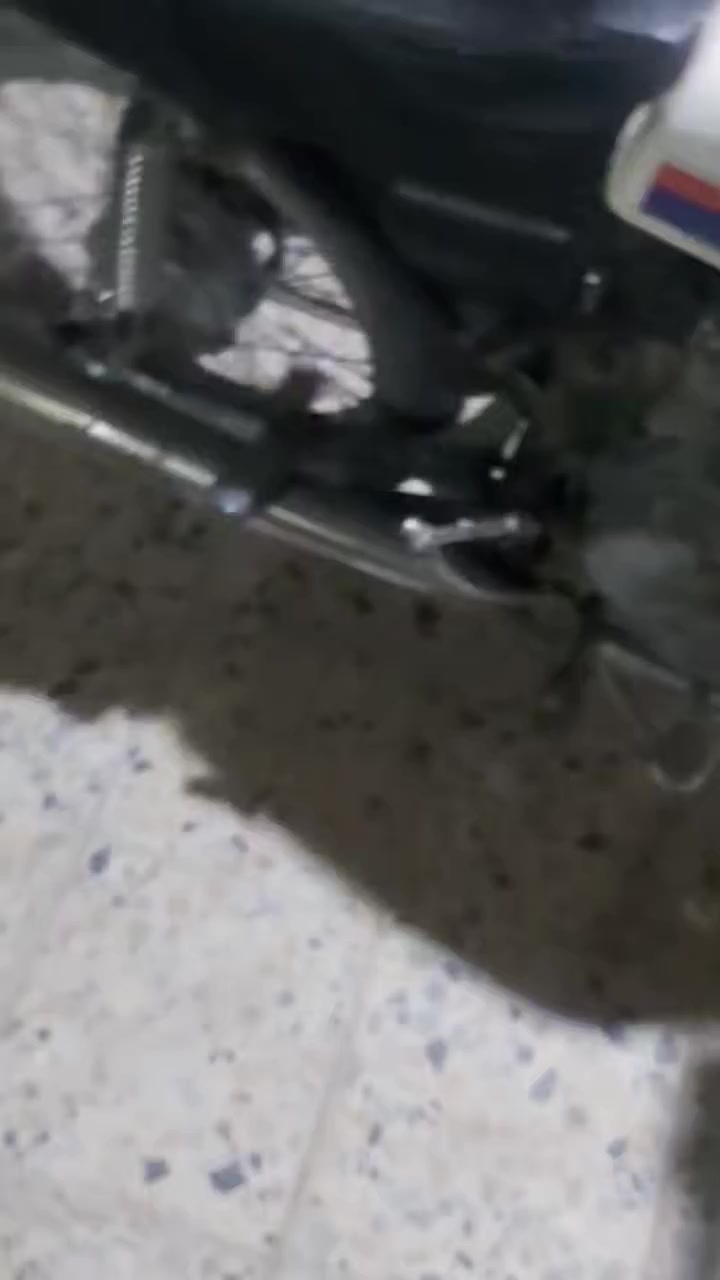 "من رخصه الأدمن ساده الكبار المحترمين'
"" ركزز وياي شراح اكتبلك"" الله يساعدك دراجه ايراني «ادوات» شغاله هندر وطلع، بس مشكلتها صغيره وماتسببلك ضرر "كلجات فقط لازم تبدلهن" مشتريها 300 صارف عليها 150 وصل سعرها 450، سعرها النهائي 280 فقط عندك فلوسها اهلا وسهلا ماعندك ربع ماينزل من سعرها يعني دراجه تصرف عليها فقط تزويد وحياكم الله
***********
