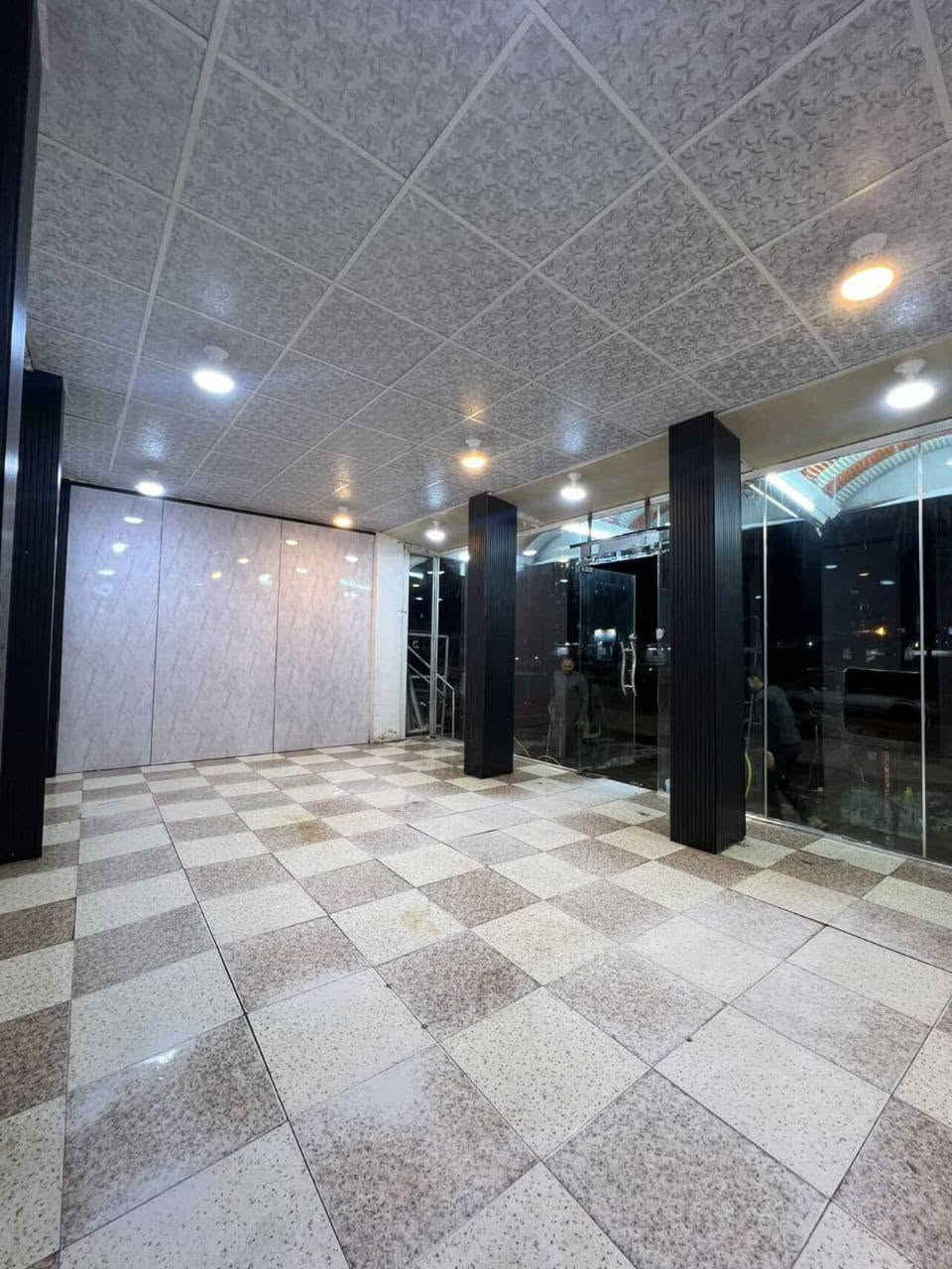 السلام عليكم
محل طرشي للبيع العنوان النجف الاشرف
سوق العسكري شارع السبيس
محل جديد ورزق خير من الله
عندي ضرف ومتوازي على بيعته
وبسعر مناسب
الرقم***********
