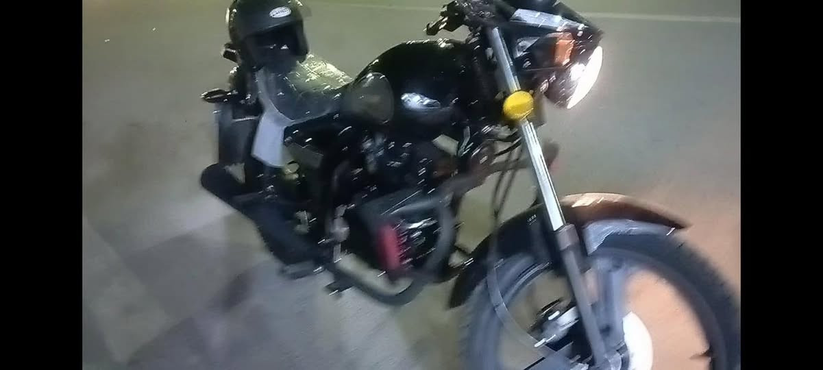 دراجة سي لاست من شركة كيواي ملكي الشخصي مرقم اربيل ماشيه حول 15 الف نظيف قطعه خاص ابيعها بسرعه لان ضروفي هيج يسمح  وشرط تحويل  تكدر تفتر بيها كل العراق ويفيد للشغل دلفري لساعات طويله متصرف هواي
والسعر1900 ورقم تلفون ***********
