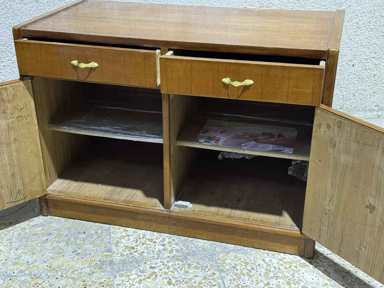 للبيع بوفيه استعمال قليل عميقه وعريضه صاج تزكام داخل خارج البيع سبب ضيق المكان مكاني بغداد مديه الحريه شارع 30 قرب دكتور ضافر
سعرها 150 وبيها مجال


**إذا كنت صاحب هذا الإعلان وتريد حذفه لأي سبب، رجاءا أرسل رسالة إلى الدعم الفني**