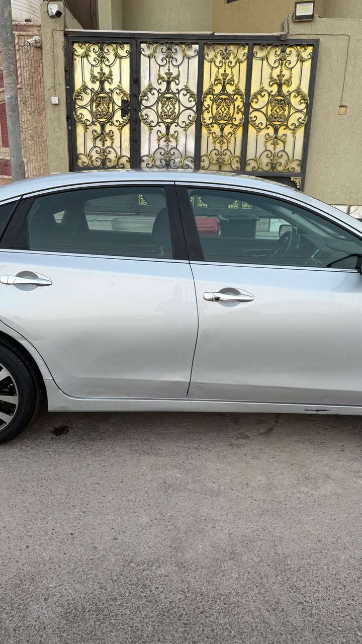 نيسان التيما موديل 2018 رقم بصرة باسمي ضربتها سطحيه جاملغق خلفي وصبغ باب السائق كفاله گير ومحرك ناشر كل صورها سعرها 125 وبيها مجال  للتواصل 
*********** البصرة, العراق
