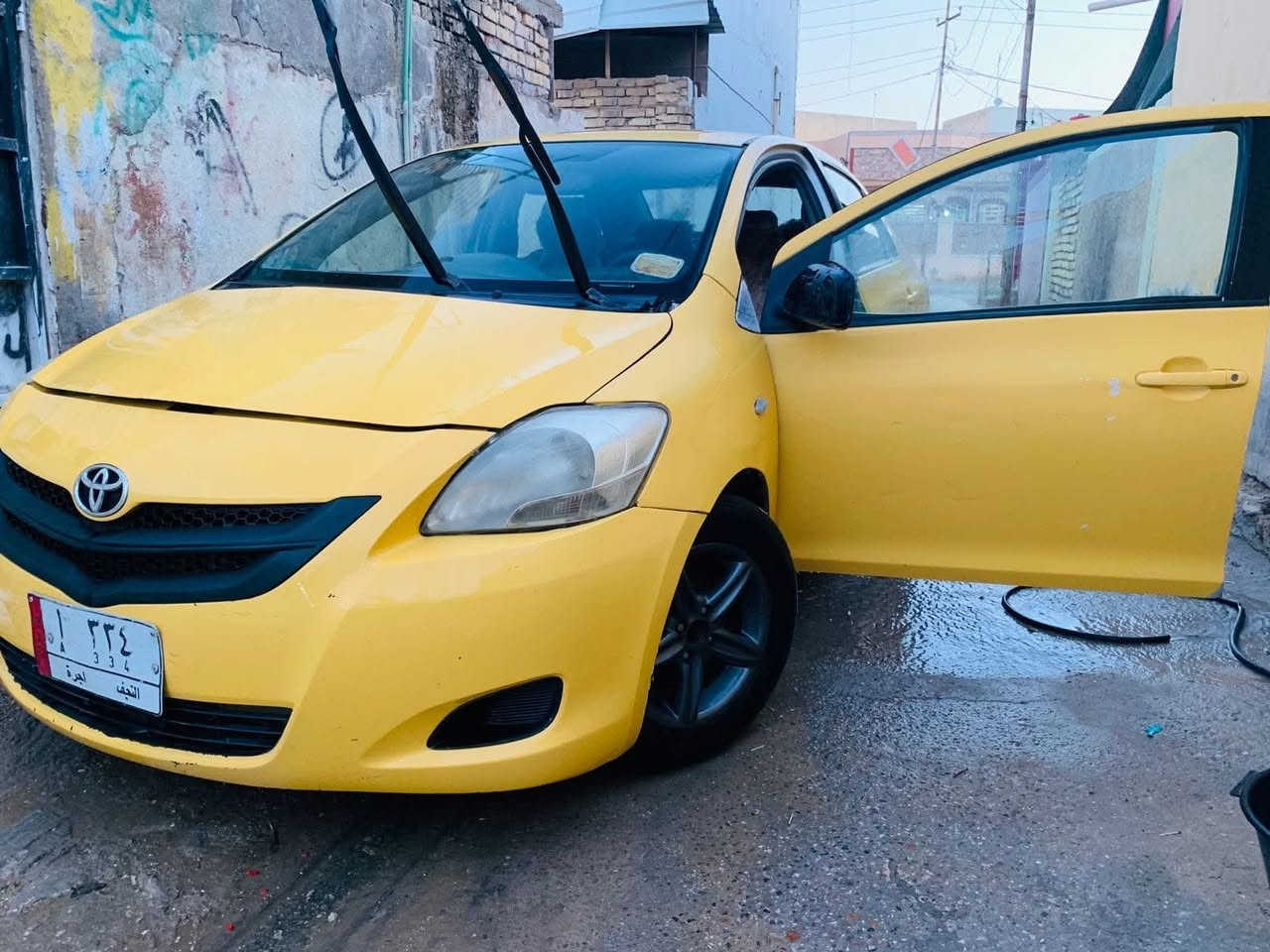 السلام عليكم
 سيارة كورلا يارس 2008  كير ومكينة خير من الله حدادية 60٪ ودواخلها حلوة ونضيفة وكشر السيارة مثل ماموضح بل صورة  رقمها مميز   السيارة شرط العتراف
سنوية مستحقة تجديد صار سنتين يتحمل الباعع تجديد السنوية والغرامات وبيها نواقص السيارة لعدم التفرغ السعر 60 وبيها مجال مكان السيارة بابل لمدحتية لحمزة لغربي 
للتواصل
 والسايره بيها قاصرين ثنين سنتين ويبلغون واني اتكفلك بل وكاله
***********
