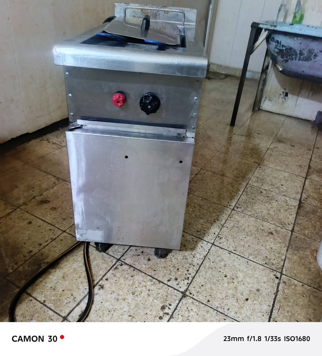 غراض مطعم للبيع مستعجل بغداد مدينه الصدر سوق الكياره  ***********
