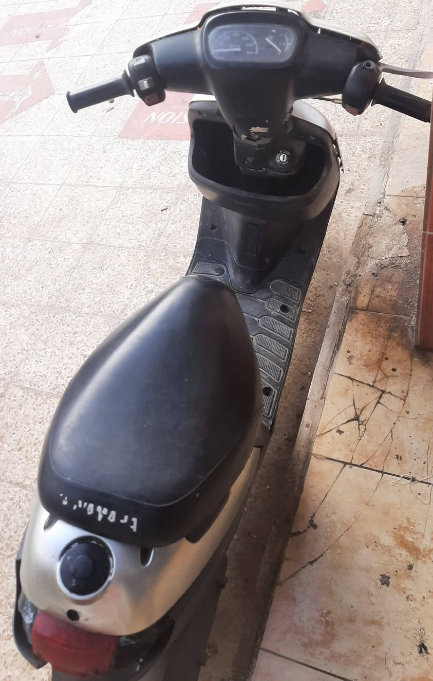 السلام عليكم
ماطور بوتين للبيع محرك شرط
شاصي شرط ويرمينه شغاله كلها سلف شغال بس ينردلو باتري تحريكه ومعدل يكمز من جواك     سكريته  درع اصلي الماطور جاهز  السعر 300 وبي مجال تعال خاص وتدلل


**إذا كنت صاحب هذا الإعلان وتريد حذفه لأي سبب، رجاءا أرسل رسالة إلى الدعم الفني**