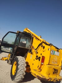 رافعة شوكية • ١٧م • موديل ٢٠٠٢