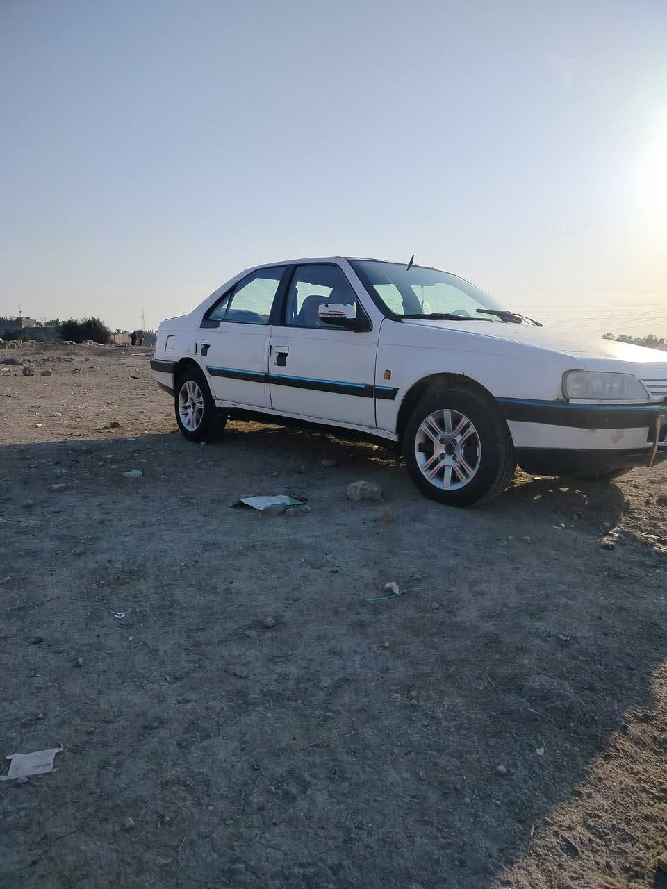 يالله سلام عليكم بيجو 405 موديل 12 سنويه ل ٢٨ رقم بصره الماني سعرها ٢٣ وبيها مجال 
مكينه كير بلاد كفاله كهربائيات عامه شغاله فقط التبريد بيه خلل كهربائي منضومه جاهزه
حداديه زينه 
طخم تايرات جديد 
مكانه ناصريه مركز شراي اتصل وبخدمتك 
***********
