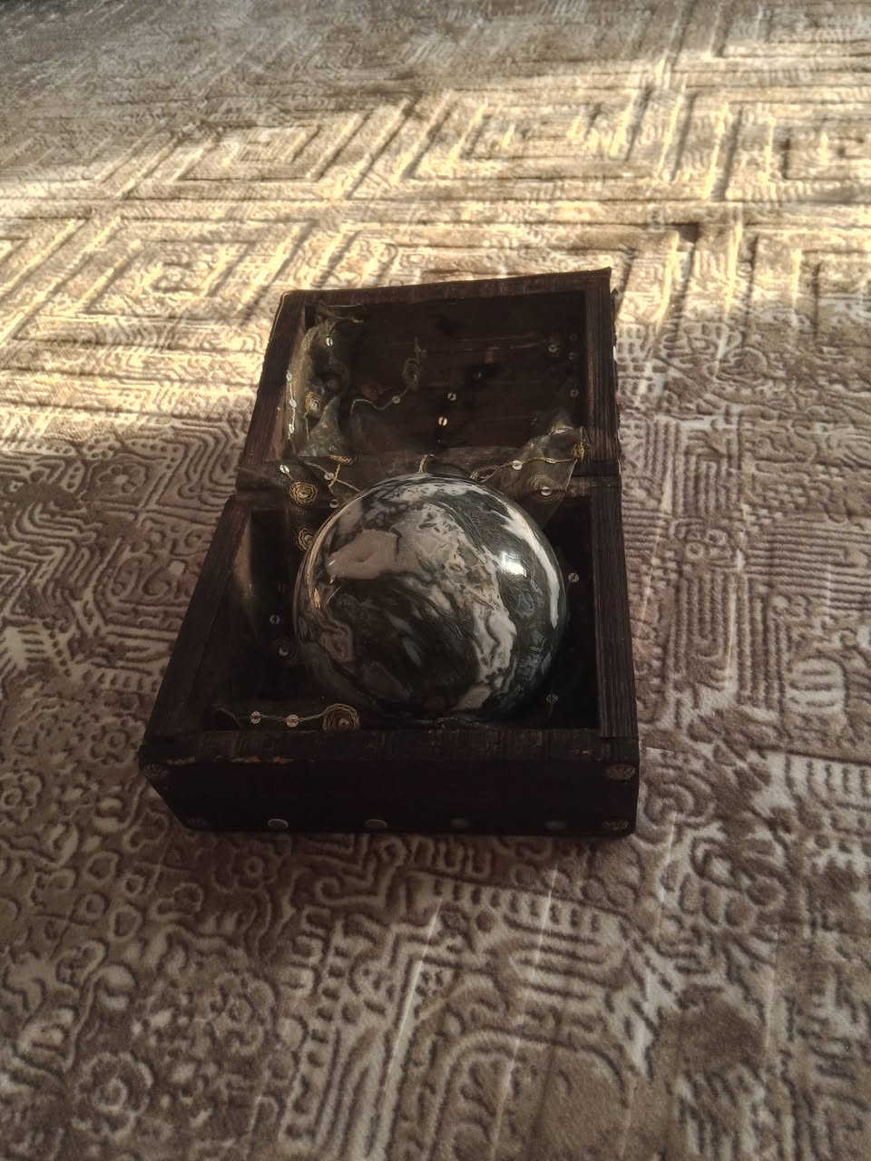 السلام عليكم حجر عقيق طحلبي وزن ٢كليو السعر ٣٠٠الف وبيه مجال


**إذا كنت صاحب هذا الإعلان وتريد حذفه لأي سبب، رجاءا أرسل رسالة إلى الدعم الفني**