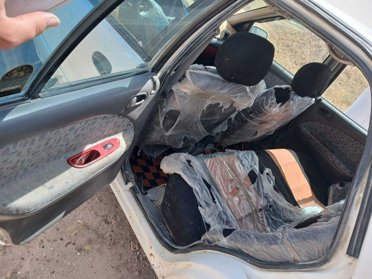 السلام عليكم سياره سيفيا للبيع موديل 95 سياره نظيفه خير من الله جير ومحرك كله جديد تخم تاير صدر السياره 45 وبيها مجال مكانه صلاح الدين سامراء***********.    ***********  ملاحظه جير اوتوماتيك

