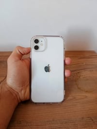 ايفون ١١ باللون الابيض المميز ذاكرته ١٢٨ مستبدل شاشه وكاله يعني حتى في...