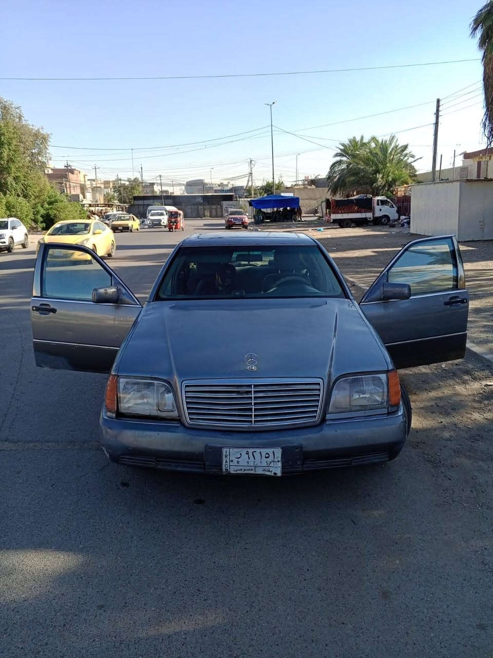 بسعر سايبة والله بيعه سريعة متوازي
السلام عليكم للبيع مارسدس شبح موديل 1994 سيارة وارد خليجي كاملة مكمله كهربائيات اشاير لايت عالي ناصي بك لايت هورن جام كهرباء يصعد وينزل دبل جام مكينه سته سلندر vvt تشك الكاع شلعة معدل  لاتنقيص ولاتبخير خير من الله تخم تاير جديد جواها سبير وجك بلجنطة سيارة مايعوزها برغي ((تحويل مباشر بأسمك )) رقم بغداد ألماني 
السعر : 36 ورقه وبيها مجال 
العنوان : بغداد الشعب يم سوك شلال 
الرقم : ***********
