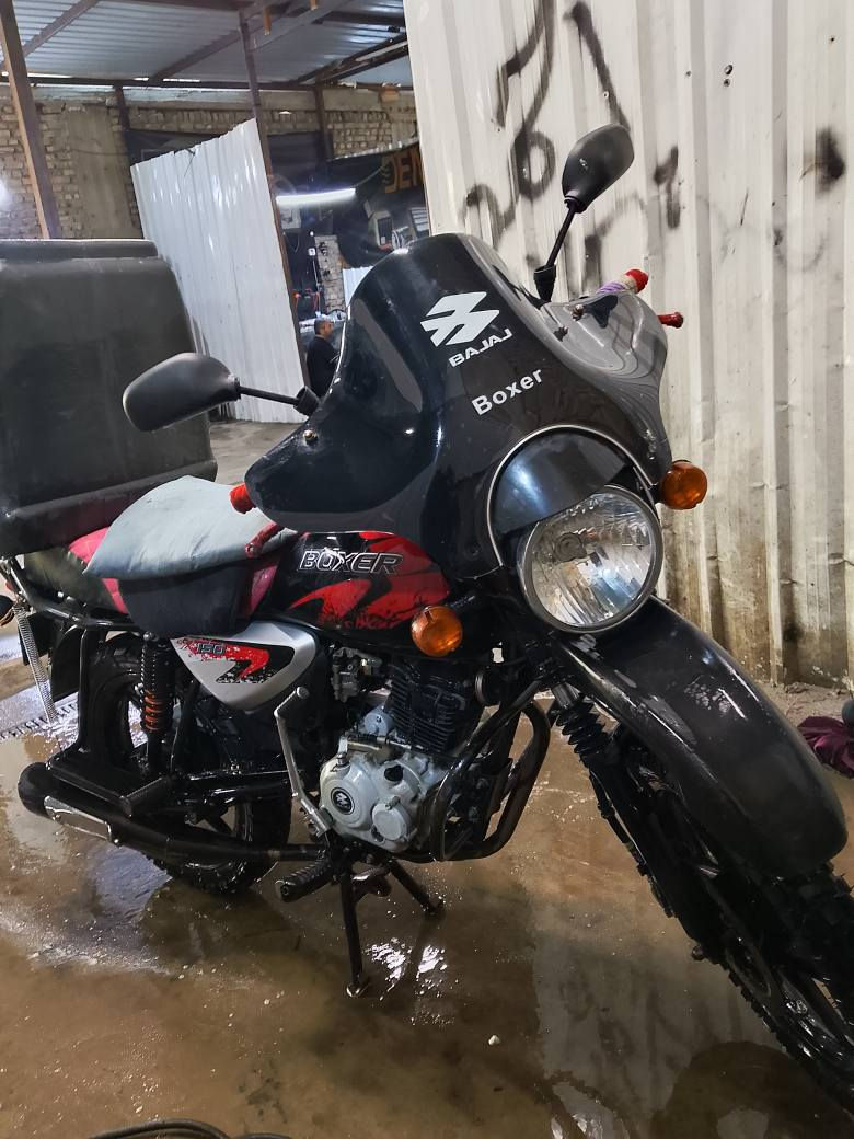 دراجه بوكسر مرقمه رقم بغداد ومستعجل ع بيعته جديده بيه نواقص بسيطه مكاني بغداد  *********** بغداد, العراق
