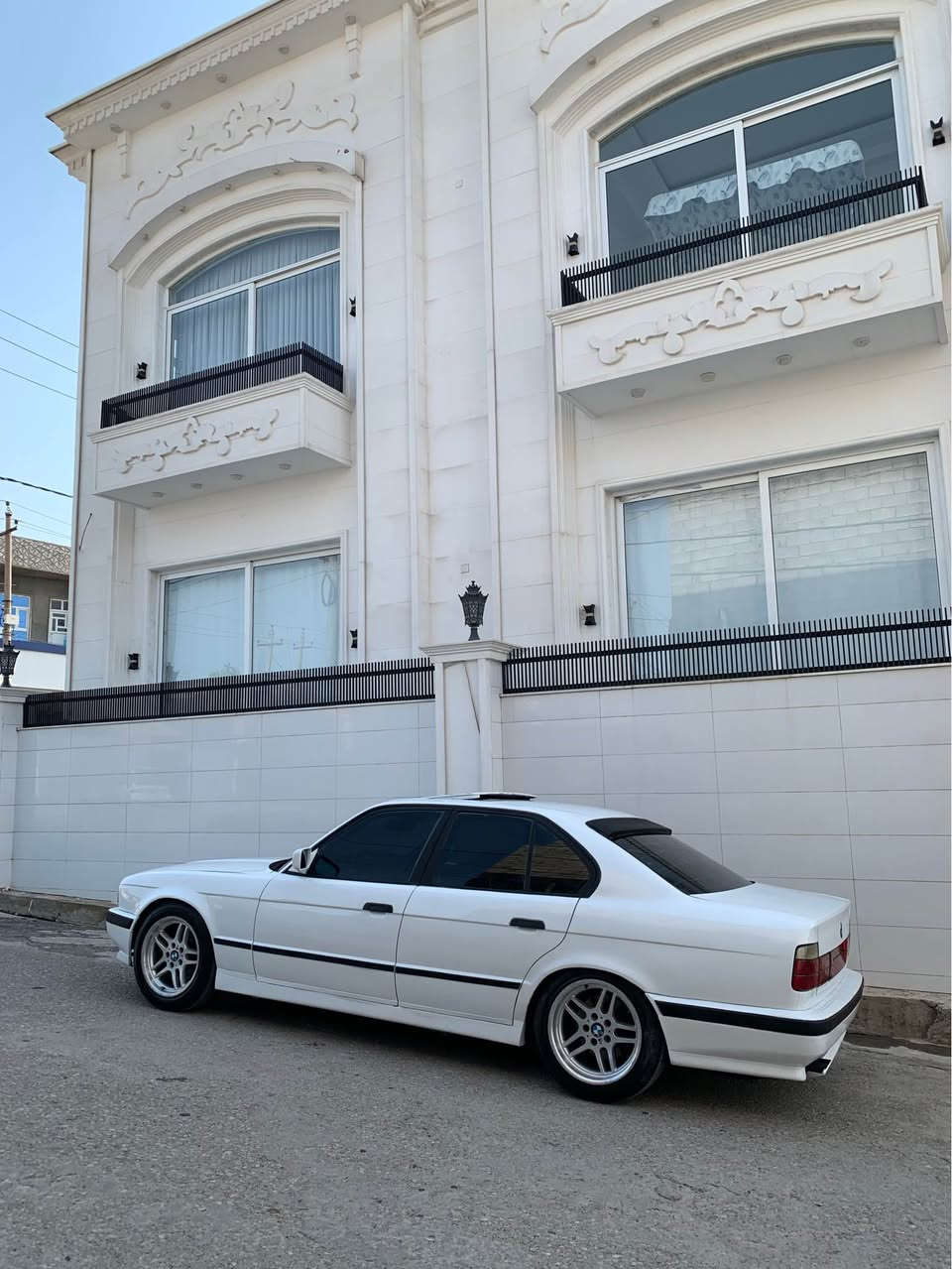 BMW 525

بيئم موديل ١٩٩٣ مةكينه ٥٢٥ سلايت توماتيك جام كارةباي لايت القه گيرو مةكينه كارةباي بةشةرت كامل سةيارةكة بيشو بشتي كراوته M  ويلي M سةيارةكة ئارم بلاستيكة برانةوة وةركةزان ليدوار شةرت سعري ٣٥ بو تيل *********** أربيل, العراق
