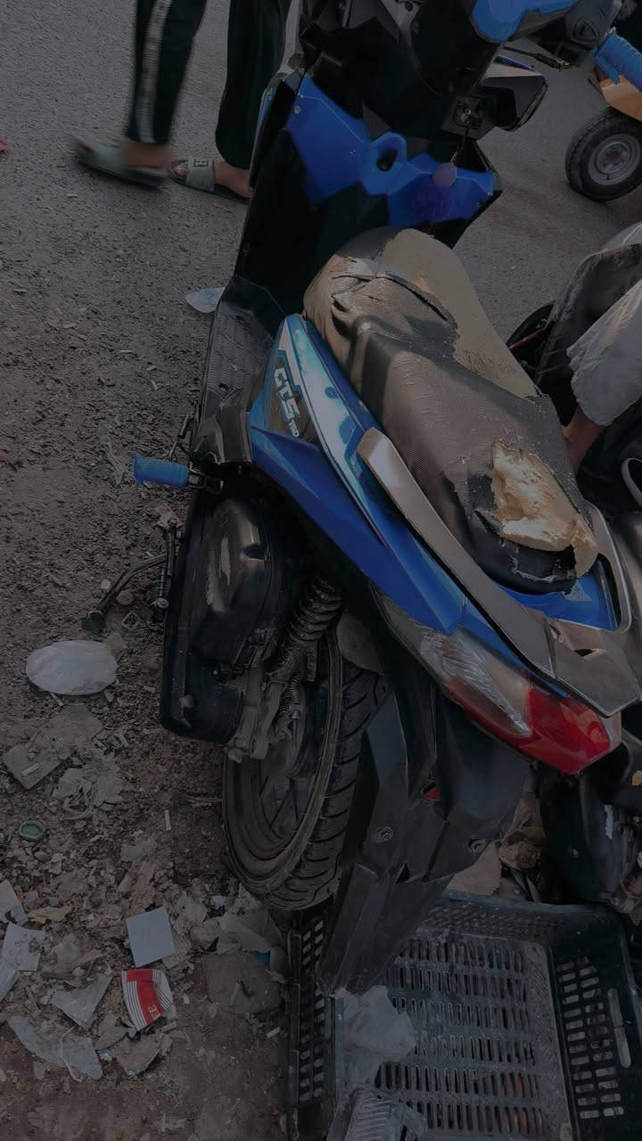 سلام عليكم دراجه جيتي اس صيني سرعه 160
شلعه ومعدل شرط
مكينه مكفوله 
كهربائيات شغاله 
دبلات لوز 
تايرات زينات
فقط شخوط في الكفر الامامي 
السعر 300 الف 
رقم الهاتف ‏‪***********‬‏
