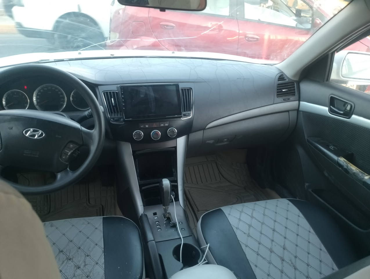 السلام عليكم ورحمه الله وبركاته سوناتا موديل 9 مصبوغ حزام رقم دهوك جديد هزه جديده عنوانها بغداد الشعله 80 وبيها مجال***********
