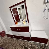 غرفه للبيع نضيفه فول سعر ٤٠٠وبيها مجال 07715082073